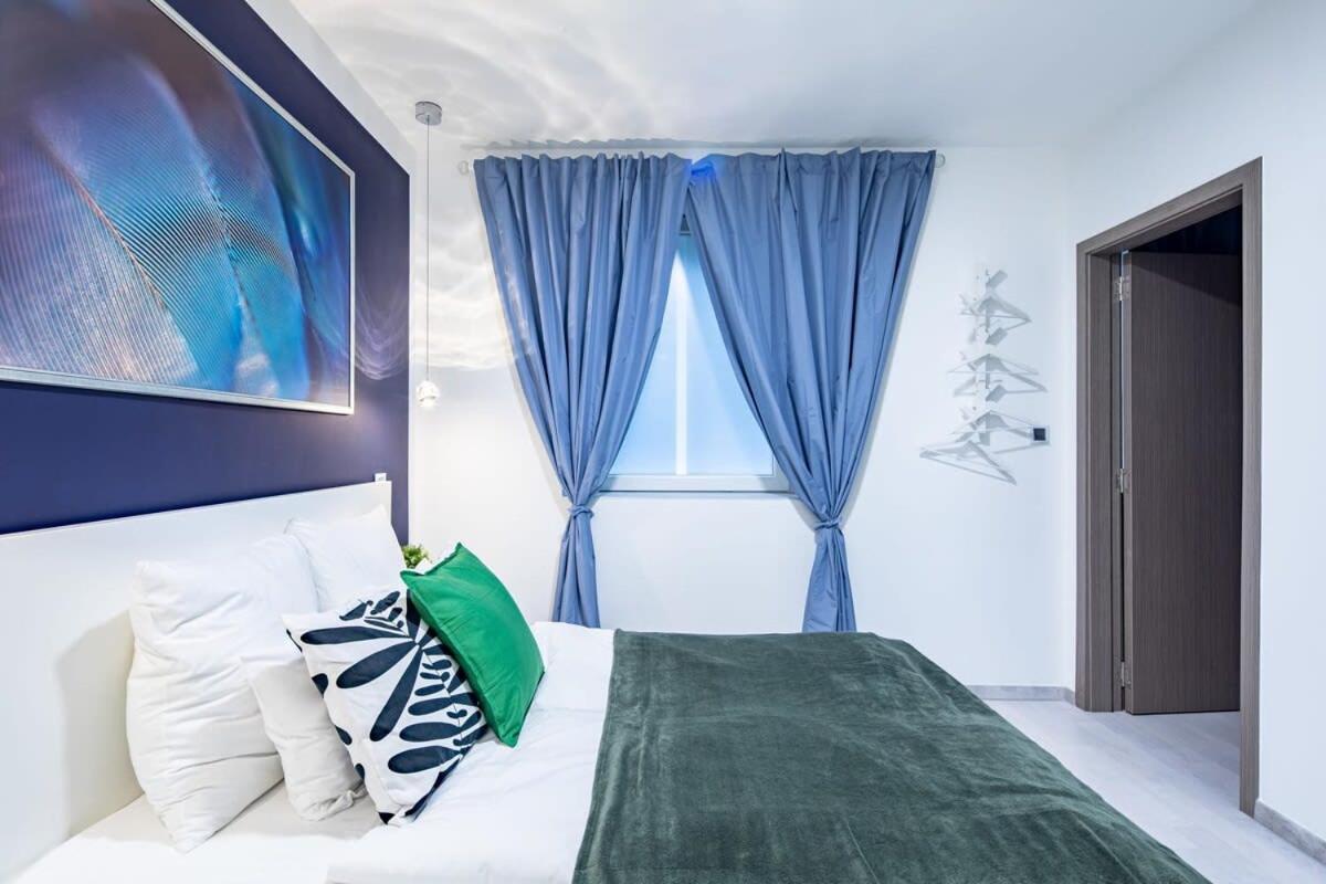 Central - New - Quiet Sleep Apartment Будапеща Екстериор снимка