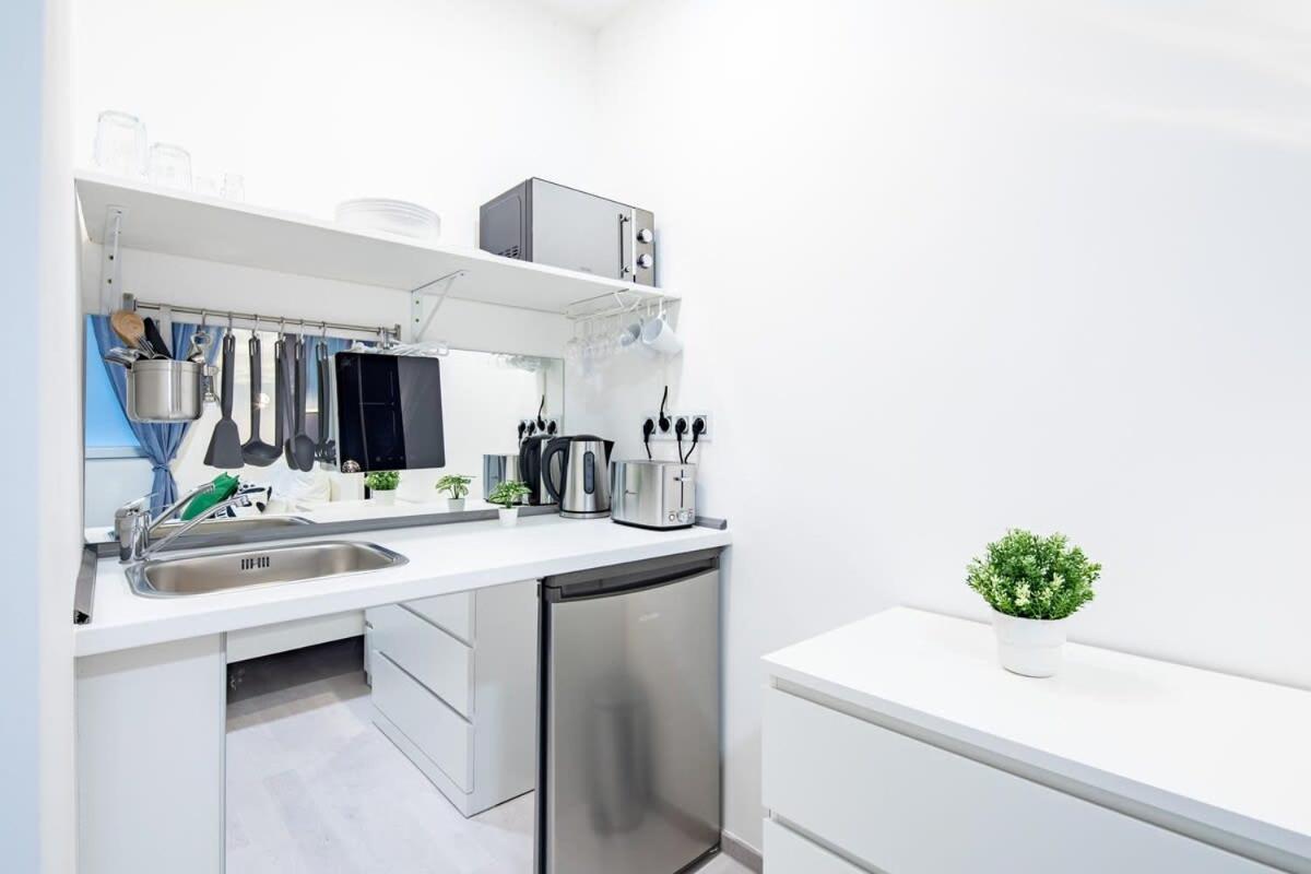 Central - New - Quiet Sleep Apartment Будапеща Екстериор снимка