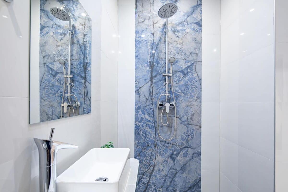 Central - New - Quiet Sleep Apartment Будапеща Екстериор снимка