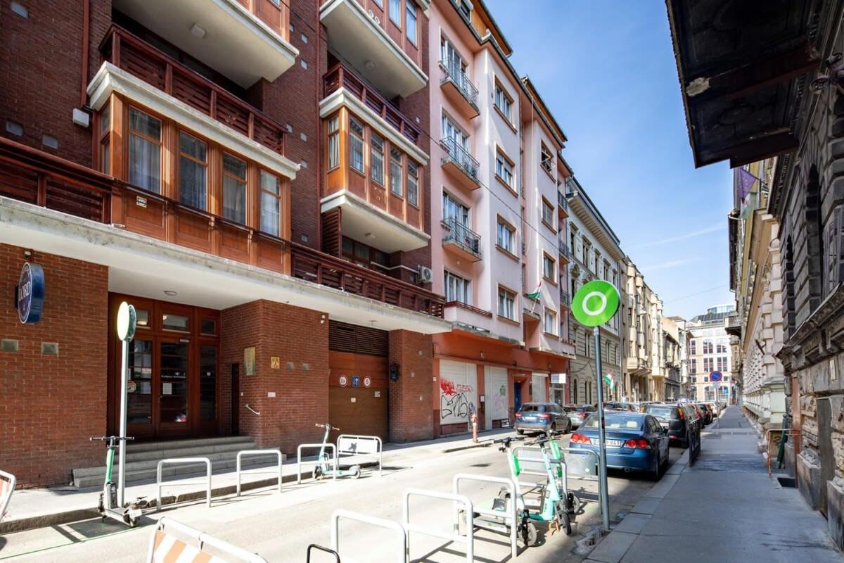 Central - New - Quiet Sleep Apartment Будапеща Екстериор снимка